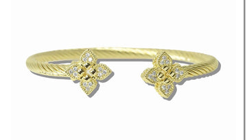 Clover tipped Bangle