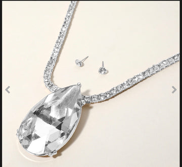 Teardrop Pendant w/Rhinestone Studded chain