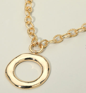 Bold Hammered Circle w/Chunky Chain Necklace